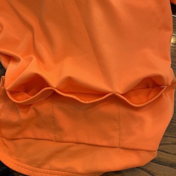 EUC Women’s Pearl Izumi cycling top size small with bottle pockets in back. - Picture 7 of 7